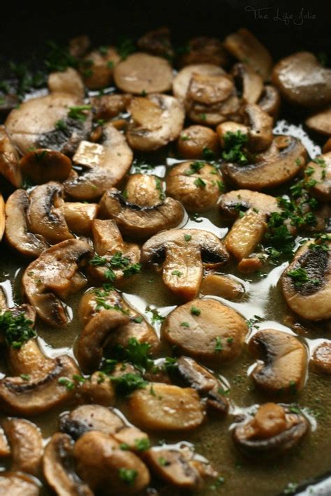 Mushrooms in wine sauce – Artofit