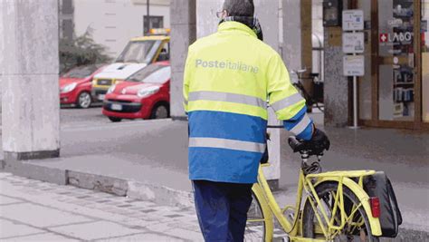 Poste Agcom Braccio Di Ferro Sulle Consegne A Giorni Alterni La Stampa