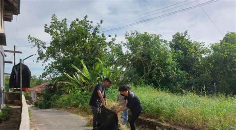 Ganjar Milenial Center Kaltim Berbagi Berkah Dan Kerja Bakti Bersama