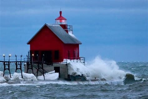 Gales On The Great Lakes Lakes Huron Michigan To Get 10 Foot Plus