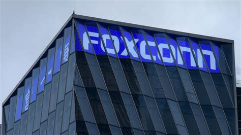 Foxconn pulls out of $19 billion chipmaking project in India | Explaining Finance