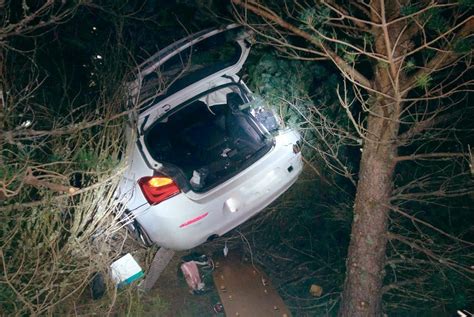 Herida Una Conductora Tras Caer Por Un Barranco De Unos Metros En