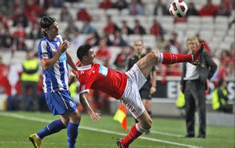 Visão FC Porto bate Benfica e assegura final