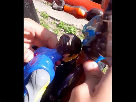 Muñeco nuevo y bien dotado se folla a su amigo después de la escuela XVIDEOS