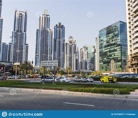 Dubai Uae 09292022 Edificios Modernos En El Distrito De Business Bay