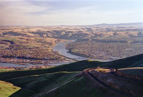 Landscape view of the valley and town of Lewiston, Idaho image - Free stock photo - Public ...