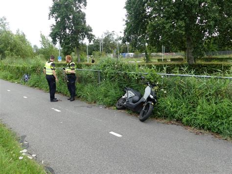 Wielrenner En Scooterrijder Gewond Na Frontale Botsing Krommenie De