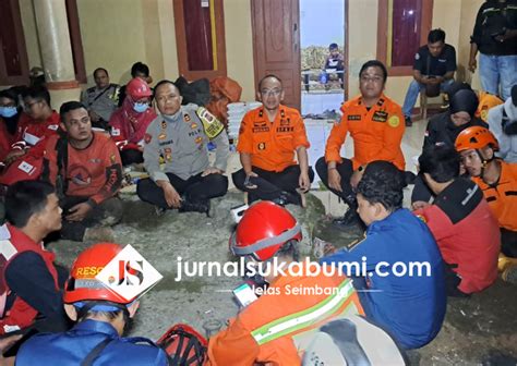 Tengah Malam Puluhan Personel Tim SAR Gabungan Berjibaku Evakuasi