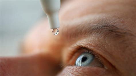 5 Rekomendasi Tetes Mata Softlens Yang Aman Untuk Mata