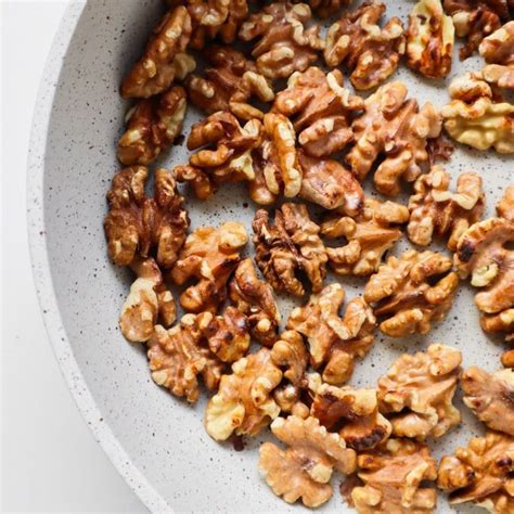 How To Toast Walnuts Oven And Stove Homemade Mastery