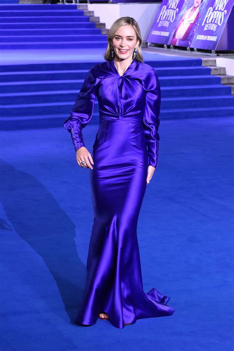 Emily Blunt Mary Poppins Returns Premiere 4 - Satiny.org