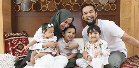 Teuku Wisnu Dan Shireen Sungkar Mulai Ajarkan Anak Sulungnya Puasa