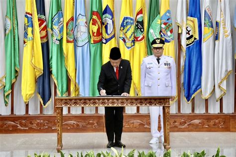 Bustami Hamzah Resmi Dilantik Sebagai Pj Gubernur Aceh News Banda Aceh