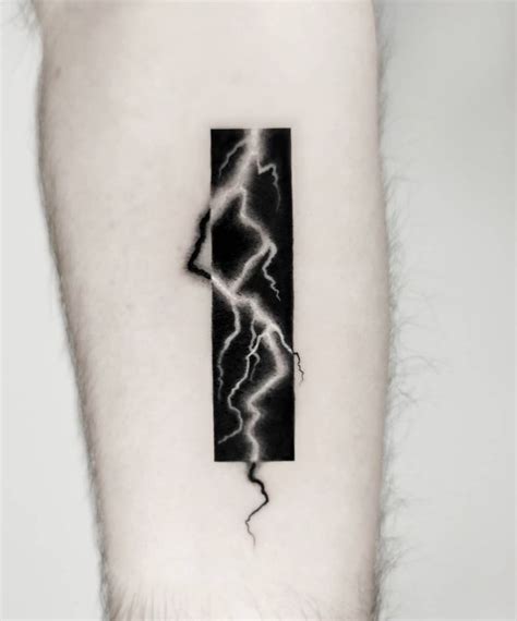 Branching lightning bolt in 2024 | Hand tattoos for guys, Lightening tattoo, Lightening bolt tattoo