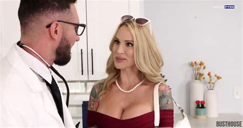 Sarah Jessie Porn Star Fucks The Doctor