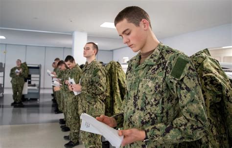 Motivating Enlistment: Challenges of Military Recruitment | SOFREP