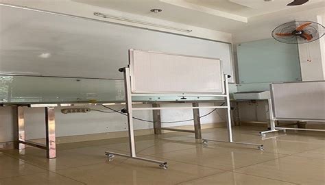 Bảng trắng học sinh có chân 60x80cm