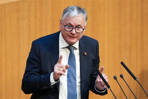 Budget Krise Jetzt fordert SPÖ das Finanzministerium Exxpress