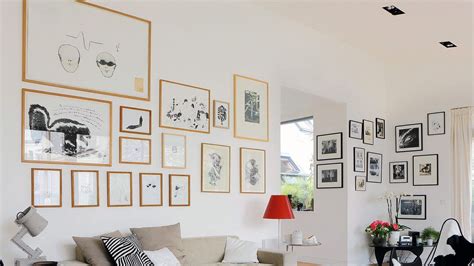 Comment Disposer Harmonieusement Des Tableaux Sur Un Mur Artly