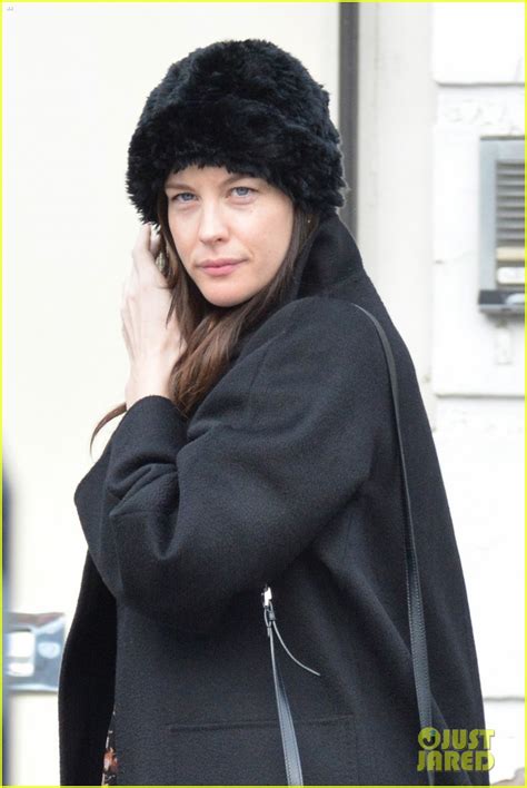 Liv Tyler Shows Off Bare Baby Bump See The Pic Photo 3246365 Liv