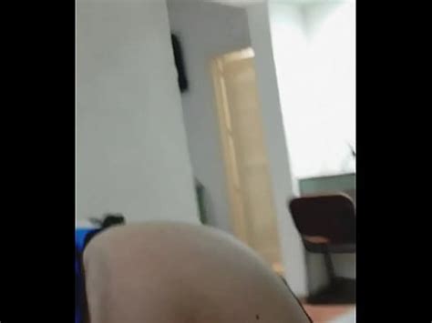 Cliente vergon dándole unas ricas mamadas vengan a follarme mis machos XVIDEOS