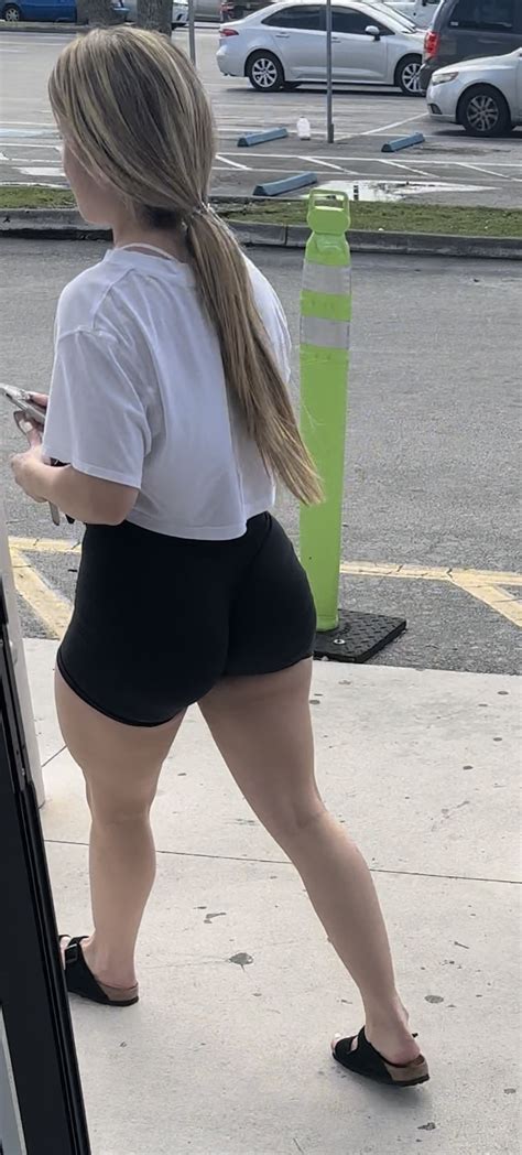 Fat Ass Leaving Best Buy Spandex Leggings Yoga Pants Forum