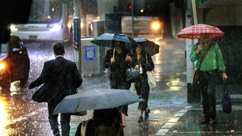 Bureau of Meteorology issues severe storm warning for Melbourne | news ...