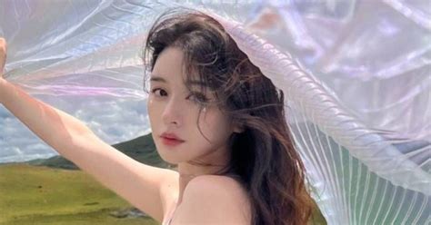 Hot girl Trung Quốc đẹp như nữ thần netizen truy tìm danh tính