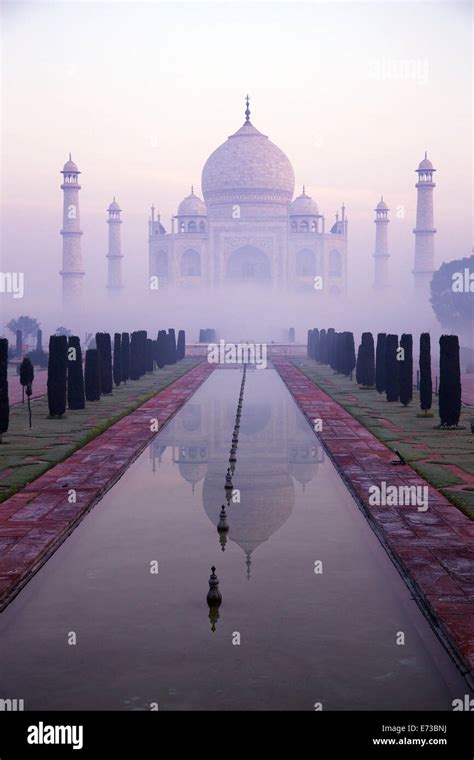 Perspectiva De Taj Mahal Fotografías E Imágenes De Alta Resolución Alamy