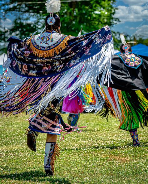 Premium Photo Closeup Shot Of People In Colorful Traditional Native Indian American Festive