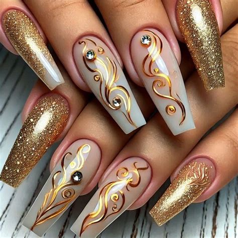 Classy Nude And Gold Nail Design Ideas To Elevate Your Look Style Zuri