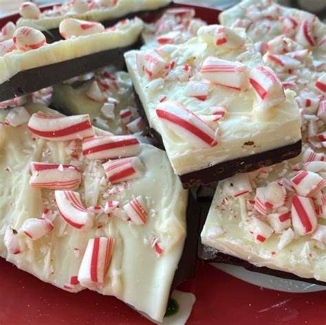 4 Ingredient Peppermint Bark Recipe - The Art of Food and Wine