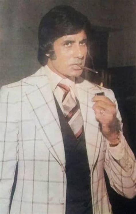 Rare Stylish Photos Of Amitabh Bachchan Proving That His Sartorial