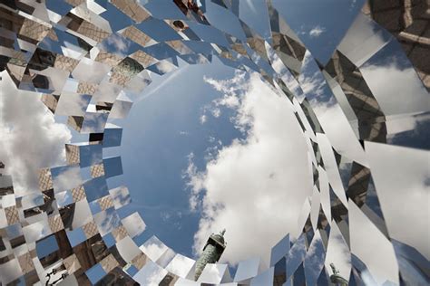 10 Amazing Art Installations with Mirrors - THE CREATIVE BUSINESSTHE CREATIVE BUSINESS