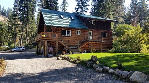 Pet-Friendly Cabin Getaway near Leavenworth, Washington