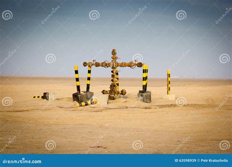 Abandoned oil rig stock image. Image of heat, environment - 63598939