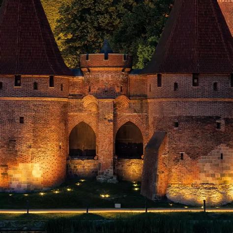 Iluminacja Mur W Zamku W Malborku Oraz Strefa Bulwaru Nad Rzek Nogat