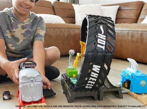 Hot Wheels Monster Trucks Epic Loop Challenge Play Set Wholesale