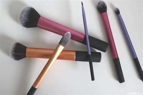 Real Techniques Sams Picks Exclusive Brush Set — Cassandramyee Nz