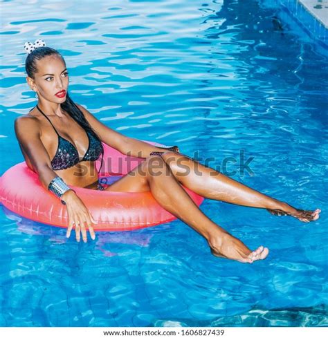 Sexy Sporty Woman Sensual Bikini Swimsuit Stock Photo 1606827439 Shutterstock