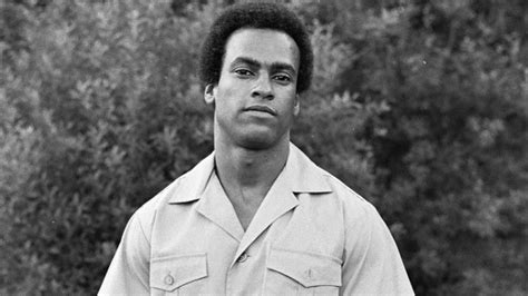 Huey P. Newton - Biography and Facts