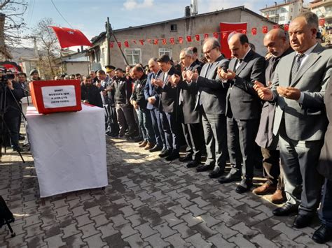 Şehit Uzman Çavuş Mustafa Işık Son Yolculuğuna Uğurlandı Videolu Haberi