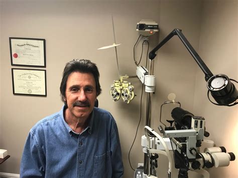 ‘It’s a Neighborhood’: Local Optometrist Marks 35-Year Milestone at New Canaan Eye Associates ...