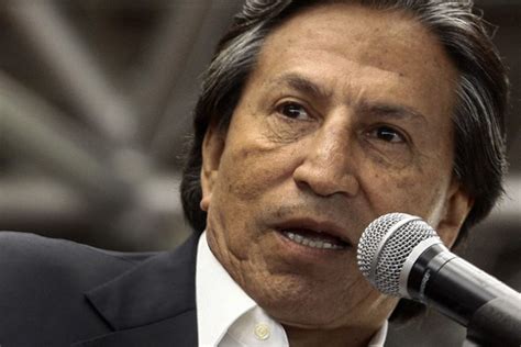 Alejandro Toledo En Silla De Ruedas Y Enmarrocado Así Fue La Extradición Desde Ee Uu Al Perú