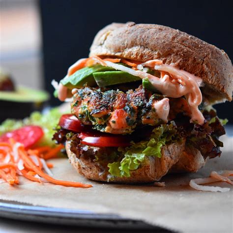 Salmon Burgers With Spicy Mayo — Feed The Swimmers