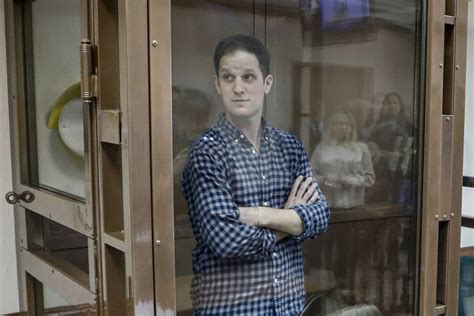 Russia Extends Wsj Reporter Evan Gershkovichs Pretrial Detention