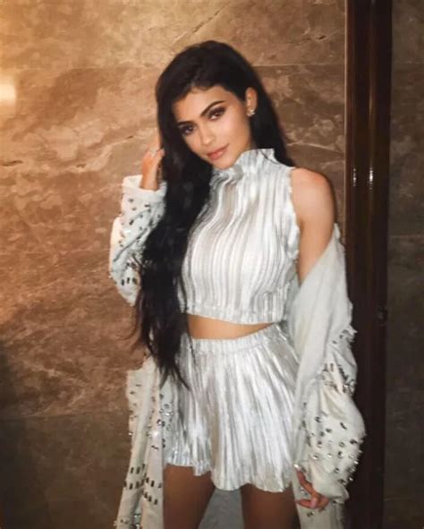 Kylie Jenner Blonde Braid Sex Tape Leak Is NOT The Star Mirror Online