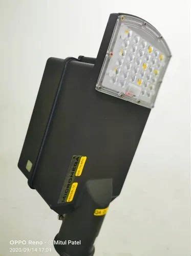 Micromega MNRE Approved Solar LED Street Light At Rs 14000 In Ahmedabad