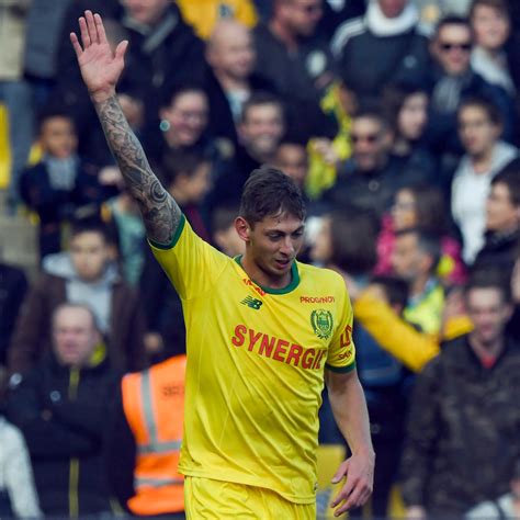 Emiliano Sala l hommage de Kylian Mbappé au joueur porté disparu