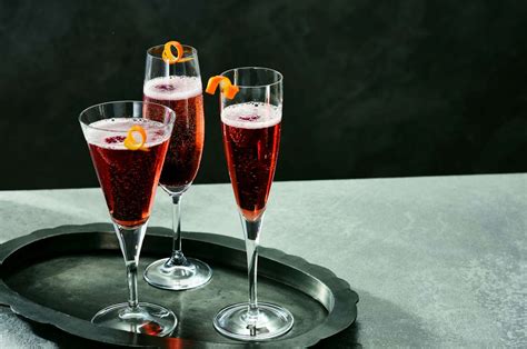 Brinde ao fim de semana: faça o delicioso drink Kir Royal! - Tool Box